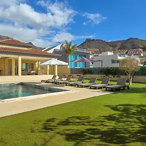 5-bedrooms-villa-costa-adeje.in-canary-islands.com/